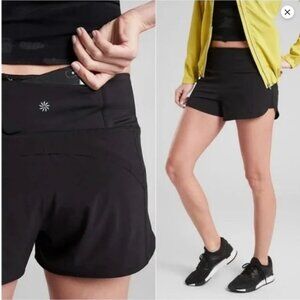 Athleta Women's Running Free 3.5" short in black - Size XS